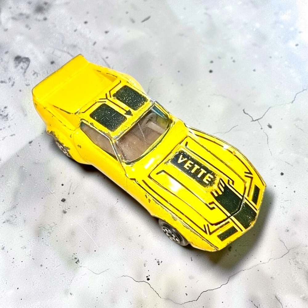VTG Kidco 1979 Chevy Corvette Vette Diecast Toy Car Yellow Black Hong Kong 1:64